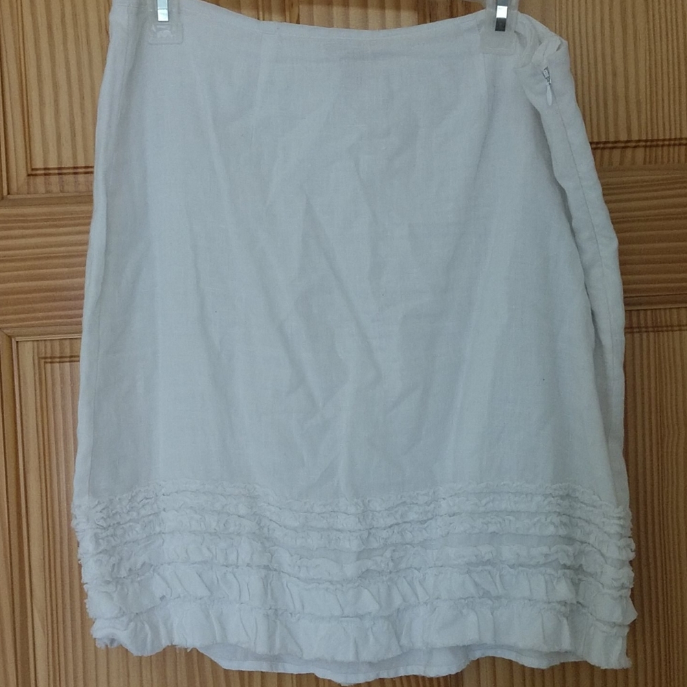 Ladies white skirt with ruffles size 6